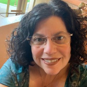 Meet your Posher, Sharon